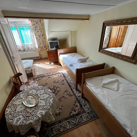 Talizman Etterem Panzio Hotell Miskolc Eksteriør bilde