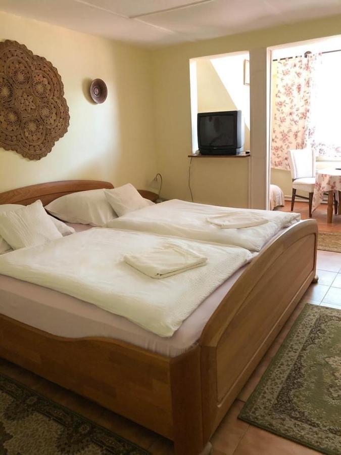 Talizman Etterem Panzio Hotell Miskolc Eksteriør bilde