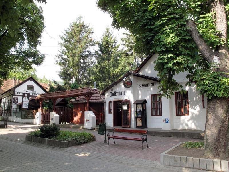 Talizman Etterem Panzio Hotell Miskolc Eksteriør bilde